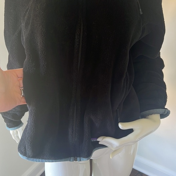 Black with grey trim women’s Patagonia zipper fleece size M - Picture 5 of 9